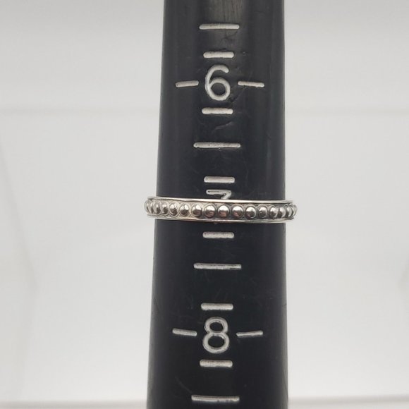 Size 7 925 Sterling Silver Cool Dotted Pattern Simple Ring - Picture 5 of 7